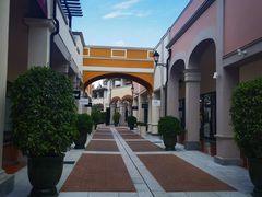 -佛罗伦萨小镇广佛名品奥特莱斯(疏港路店)