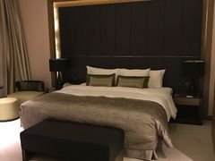 -上海滴水湖皇冠假日酒店