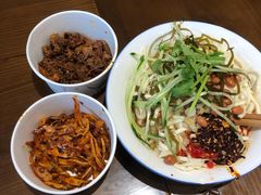 猪耳朵-猪脑壳凉面(武陵源店)