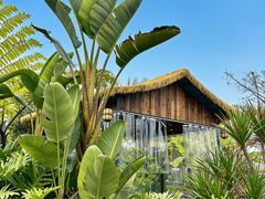 -茅草房·河畔园林火锅