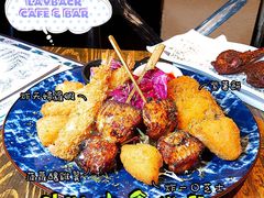 -layback cafe & bar