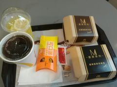 霆锋酷辣鸡腿堡-麦当劳(合肥之心城店)