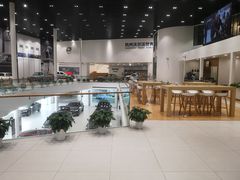 -杭州中沃沃尔沃4S店(滨江区店)
