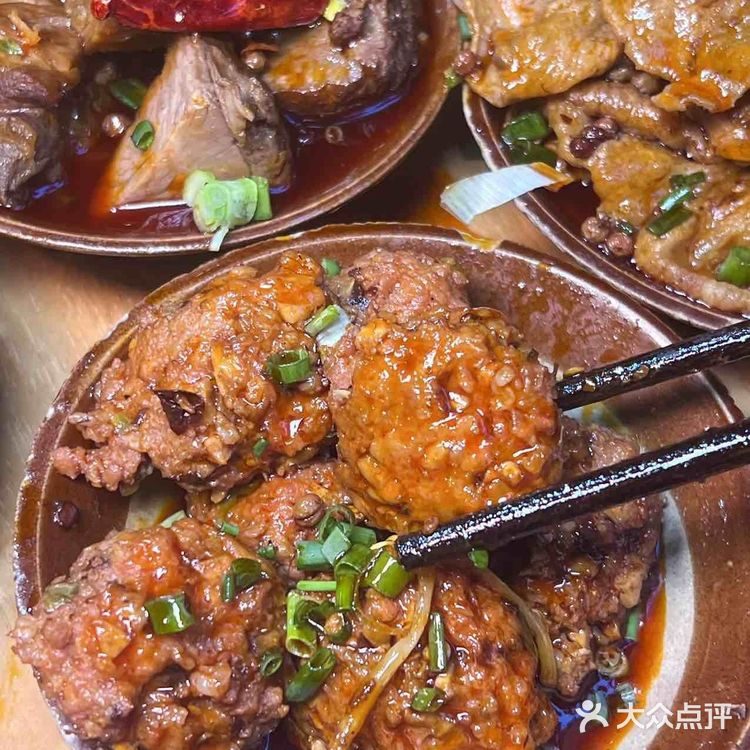 这家火锅唯一的缺点就是。。饭点得排队!!