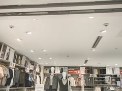-优衣库(上海正大广场店)
