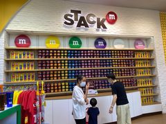 -m豆巧克力世界(上海世茂广场店)