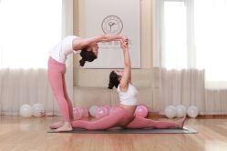 -亚太瑜伽普拉提学院