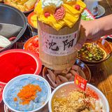 超多摆件，一下 回到80年代的，超多布景，座位很多