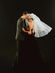 -至臻微拉婚纱摄影