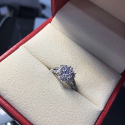 -威德钻石-克拉钻大本营(南京东路店)