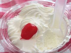 -红宝石·鲜奶小方·海派西点房(南丹店)
