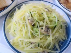 土豆丝炒蚬肉-海知道大连海鲜水饺(南山大冲店)