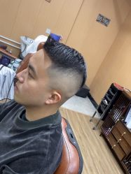 -纯剪男士理发馆·烫染专业店
