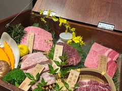 -山川小町·极番烧肉(新地假日广场店)