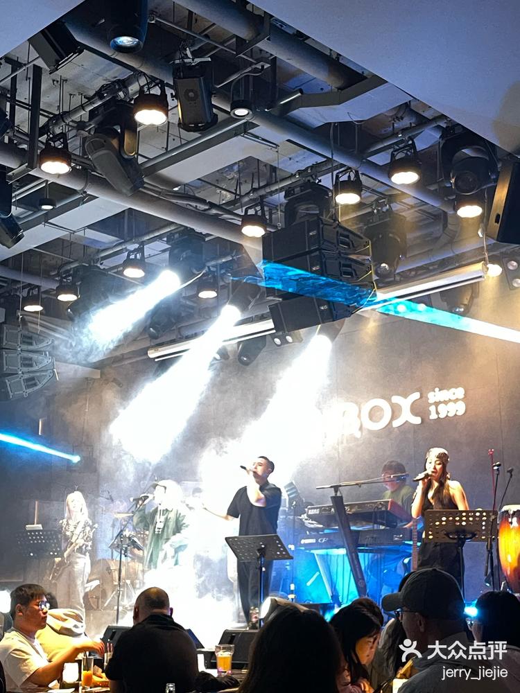 你不会不知道的上海周五必去的网红酒吧mbox打卡