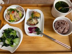 -卓玥国际月子会所(罗山路店)