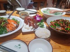 -老滇山寨•云南特色菜•地方菜•民族风情歌舞表演(金碧店)