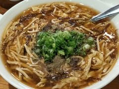 -六合夜市