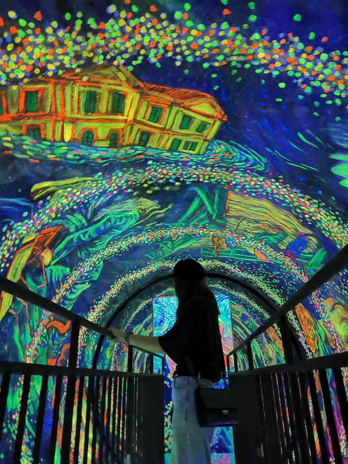 印象光绘艺术馆(东方明珠地标乐园)-"哥哥暑假来玩,儿子非要说带着