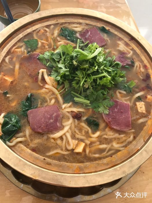 御锅剪刀面牛肉剪刀面图片