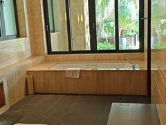 -海南清水湾莱佛士酒店