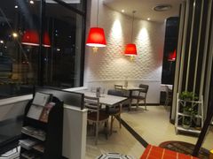 大堂-必胜客(大坪英利店)