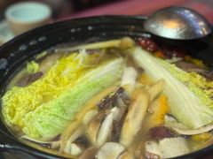 -香巴拉云南餐厅(华莱坞店)