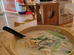 -谭仔米线(皇庭广场店)