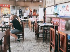 大堂-金卯白肉罩火烧