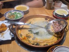 -洱火云南酸菜牛肉火锅(石景山当代商城店)