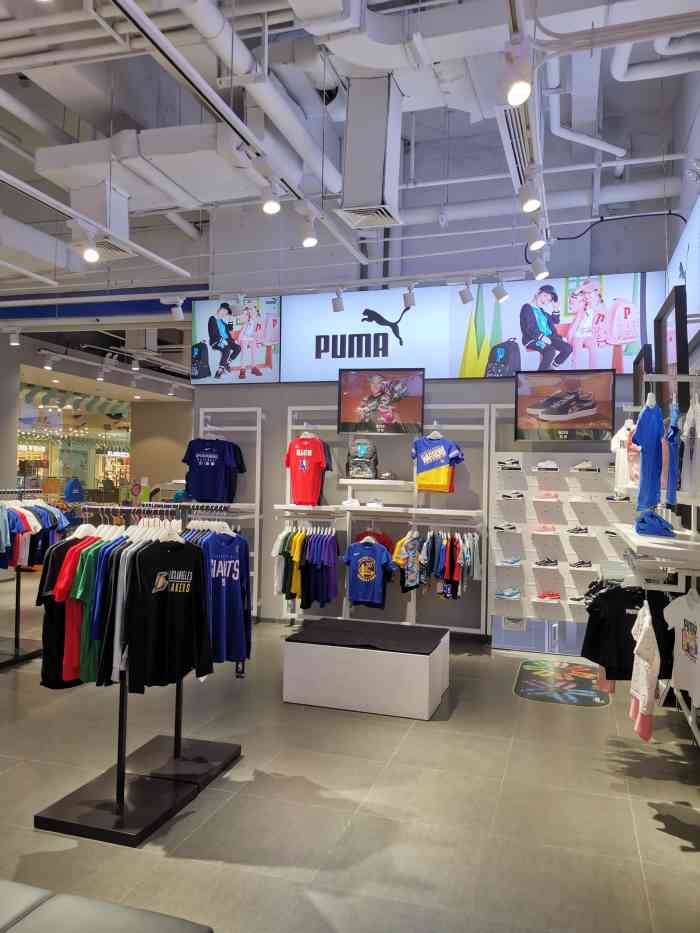 好孩子星站-"这家店位置在高新区的悠方购物中心的四楼.