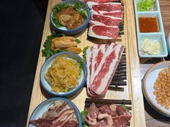 -明洞阿姨·韩式酱蟹烤肉·创意料理(三元桥店)