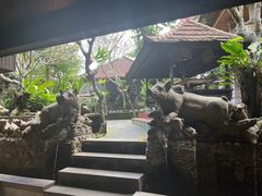 -Warung Babi Guling Ibu Oka 3