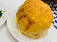 Big&nbsp;men菠萝包-澳门陈光记烧味饭店(南京德基广场店)
