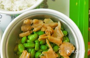 Steamed Chicken Feet with Edamame