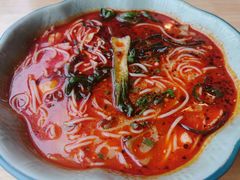 麻辣米线-小六汤包砂煲菜(文景路店)