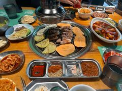 -唯成•韩国炭火烤肉 유성고기