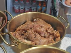 卤猪蹄-八卤粉面·西安刀削·绵阳米粉(三湘泗宝店)