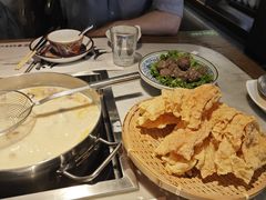 -尚尚仙·酸汤猪手·猪肚鸡火锅(华联万柳购物中心店)