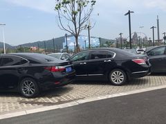 -融创茂-停车场