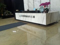 -LOGO眼镜·蔡司品牌折扣店(龙华清湖店)