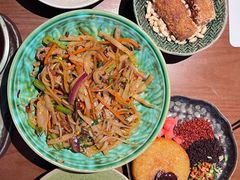 -包整·丝娃娃(一览甲秀楼风景店)