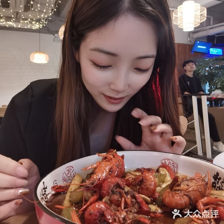 龙虾和烧烤吃到尽兴才是真正的夜宵