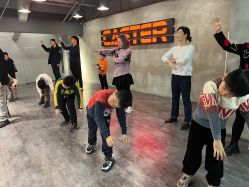 -CASTER跳舞俱乐部