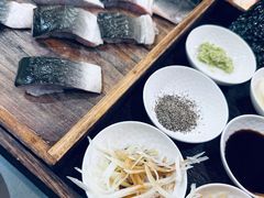 -围炉肉舍•炭烤活鳗•丹东海鲜烤肉(步行街店)