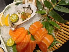 -山川小町·极番烧肉(新地假日广场店)
