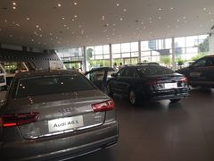 -成都华星名仕奥迪4S店(龙潭寺店)