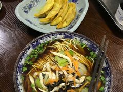 -老新隆牛肉锅贴(新街口店)