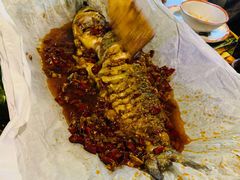 -川渝窈妹纸包鱼·齐齐哈尔烤肉