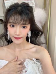 -现代经典婚纱摄影